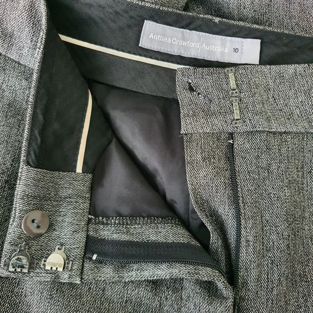 Anthea Crawford 2 Piece Suit Blazer and Pants Size 10 - Picture 6 of 11